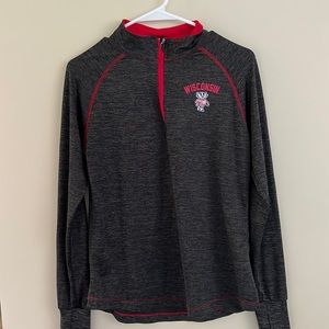 Universal  Wisconsin women’s medium 1/4 zip pull over